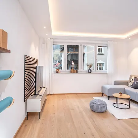 Zirbenruhe: Zentral & Modern Mit Naturflair Apartment
